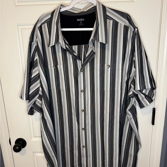 [Lot of 2] King Size Men's 4XL Big and Tall Short Sleeve Button Down Shirts - Picture 2 of 8